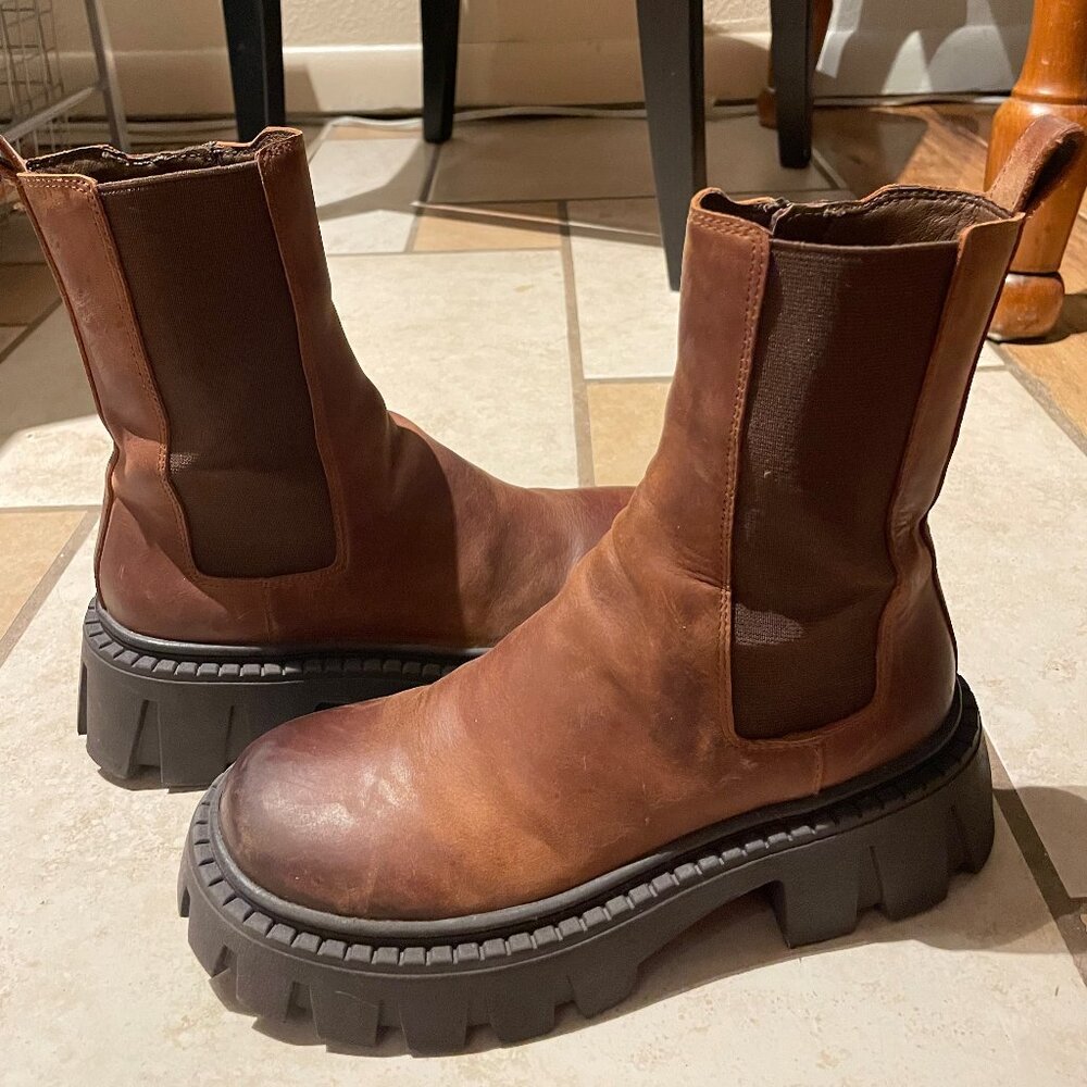 Steve Madden Charges Brown Boots 5.5